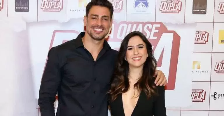 Tatá Werneck defende Cauã Reymond após polêmica com Bella Campos e diverte público no Troféu Imprensa