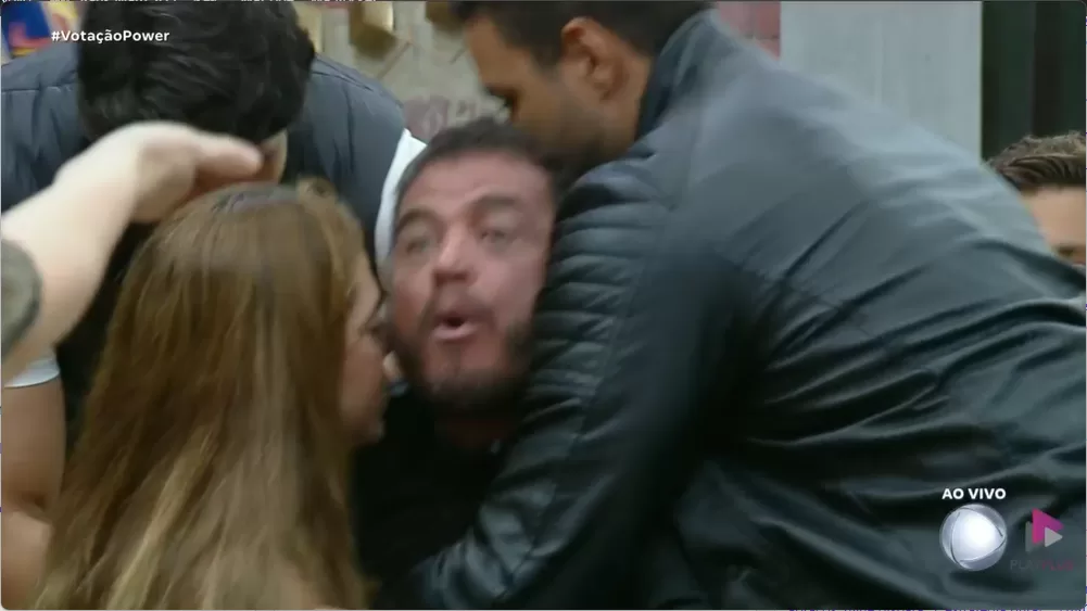 Record decide manter Dhomini no Power Couple após surto ao vivo e gera revolta nas redes