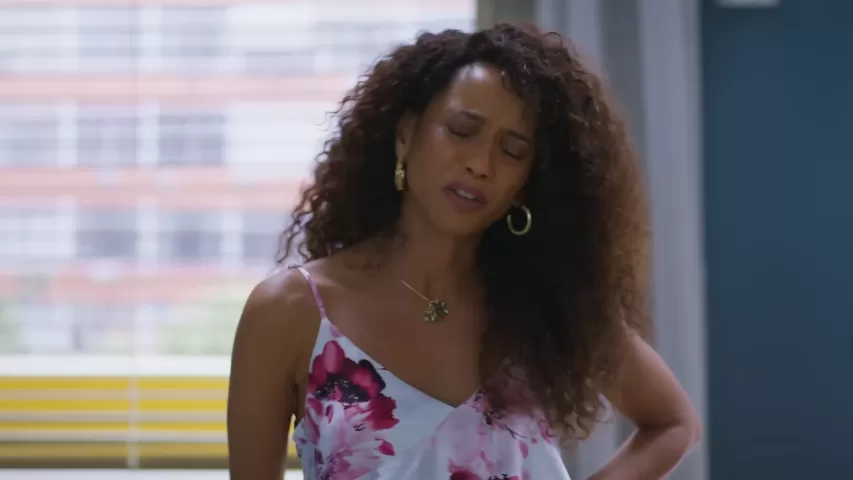 Bastidores de 'Vale Tudo': Taís Araujo Denuncia Autora Manuela Dias ao Compliance da Globo Após Forte Discussãod