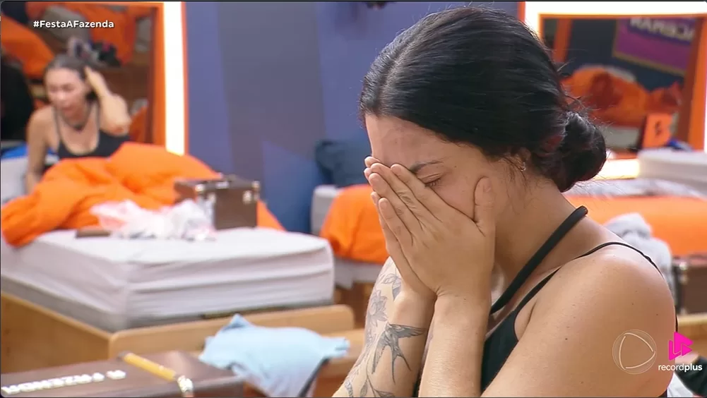 MARTINA EXPULSA de A Fazenda: A desculpa do "copo que escorregou", o vídeo da agressão e o caos no quarto!