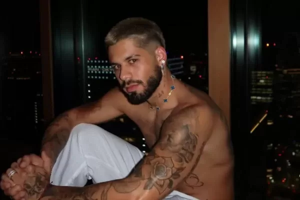 Zé Felipe Aconselha Fãs a Não Serem "Mornos" em Show Enquanto Ana Castela Corta Música do Casal de Setlist