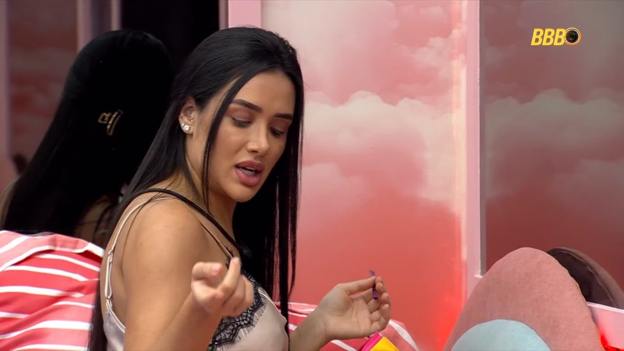 O CAOS ESTÁ INSTAURADO NO BBB 26! ANA PAULA DETONA JORDANA, COWBOY ARMA GOLPE BAIXO E BONECO É JOGADO NO PAREDÃO!