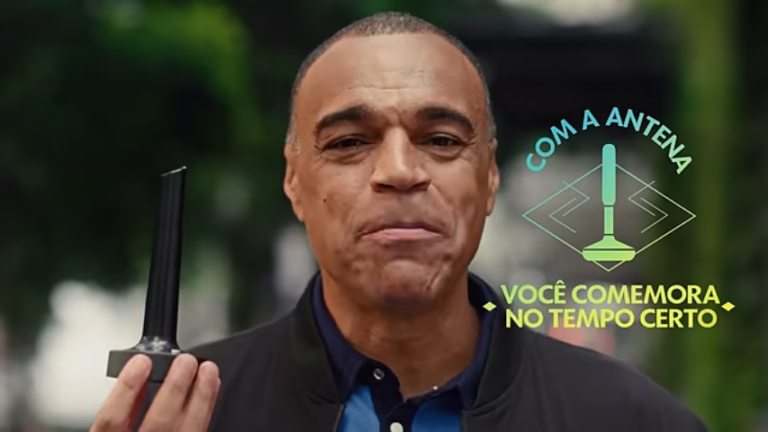A GLOBO ENGANA O PÚBLICO? O SEGREDO DO DELAY NA COPA, LUTO EM NOVELA E PRODUTOR DE FRIENDS NO BRASIL!