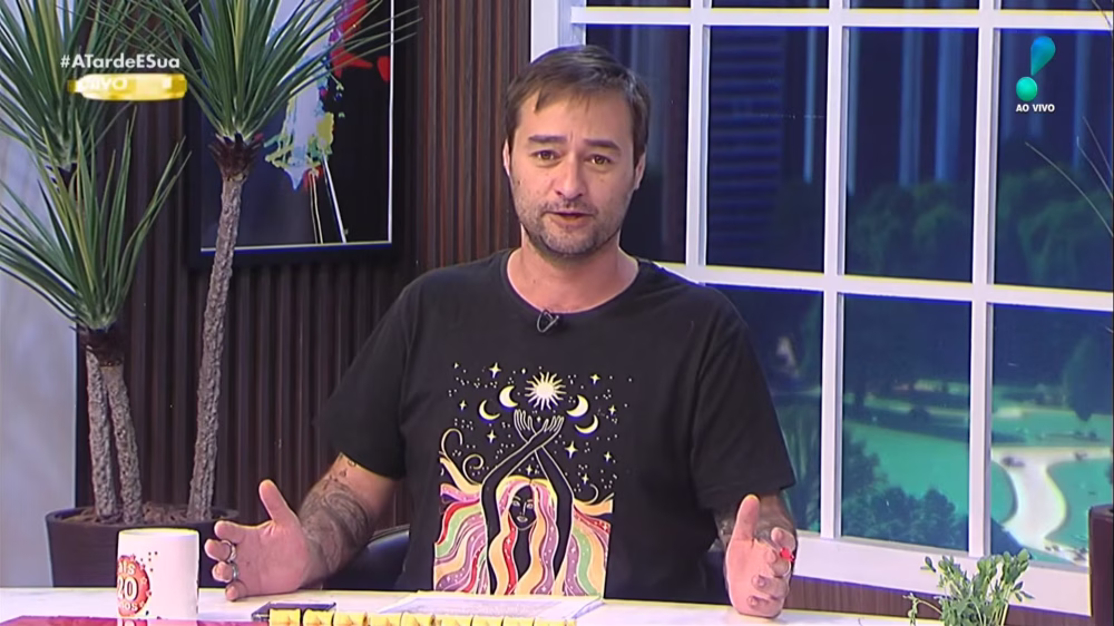 REDETV! COBRA R$ 5 do público em novo programa e passa a SACOLINHA na TV!
