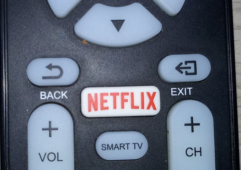 GUERRA CONTRA A NETFLIX! SBT, Globo e Band se unem em atitude extrema!