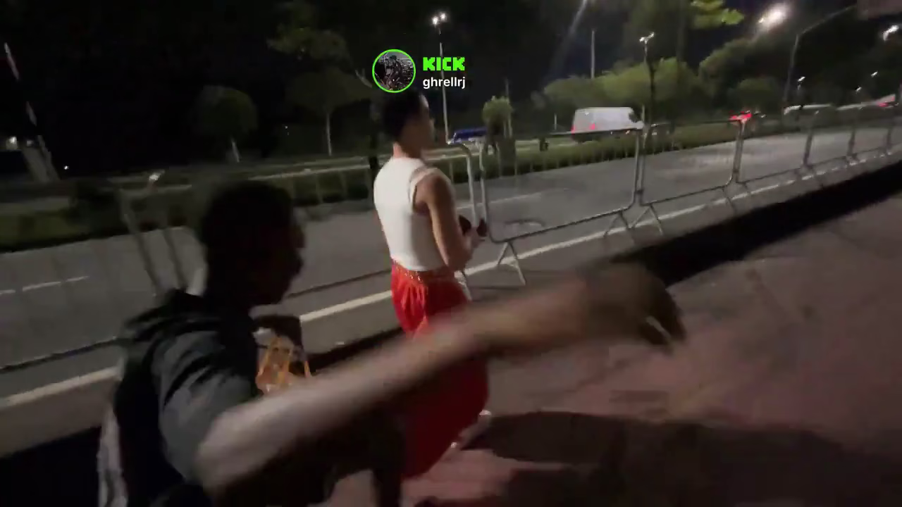COVARDIA NA RUA: STREAMER PERSEGUE ATOR JOÃO VICTOR, DE “QUEM AMA CUIDA”, E REVOLTA A INTERNET!