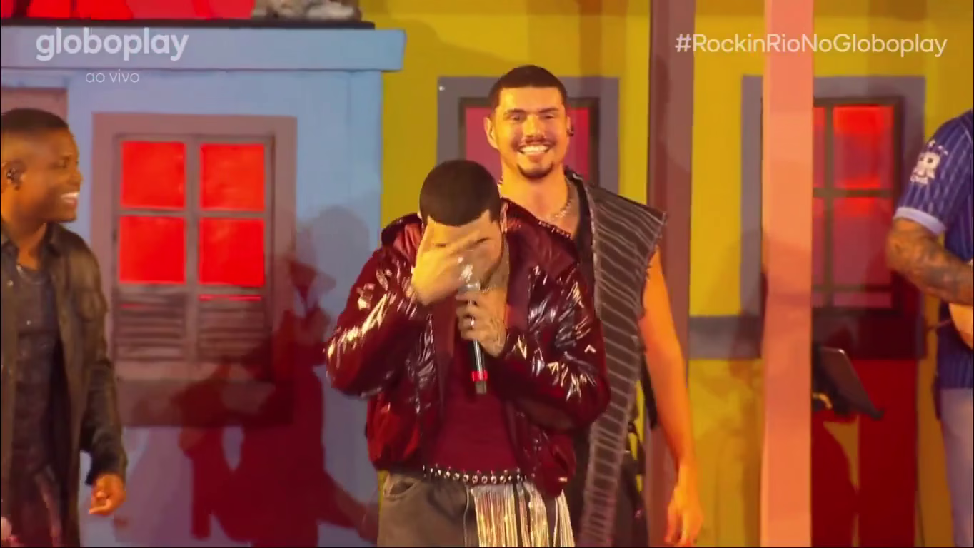 O PESO DO PALCO: PARTICIPANTE DO ESTRELAS DA CASA SOFRE APAGÃO NO ROCK IN RIO E É SOCORRIDO POR BELO