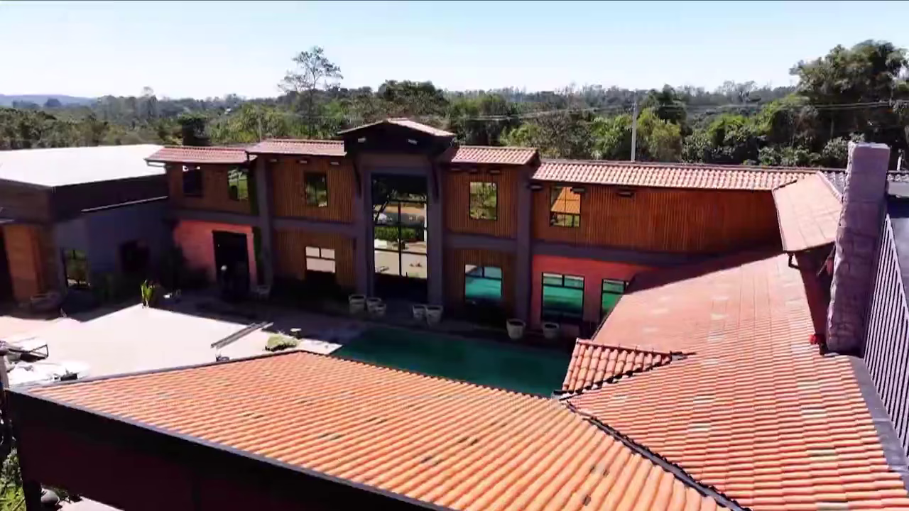 O GRANDE DIA: A Fazenda 18 estreia HOJE e Carelli promete chocar o público no 1º episódio!