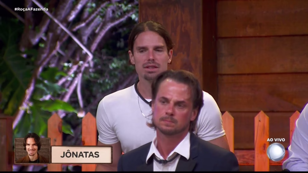 EQUIPE CONFIRMA TUDO! Jônatas Faro se assume BISSEXUAL dentro de A Fazenda 18!