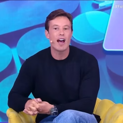 A SALVAÇÃO DO SBT: DEOLANE FAZ FOFOCALIZANDO BOMBAR E METE MEDO NA RECORD