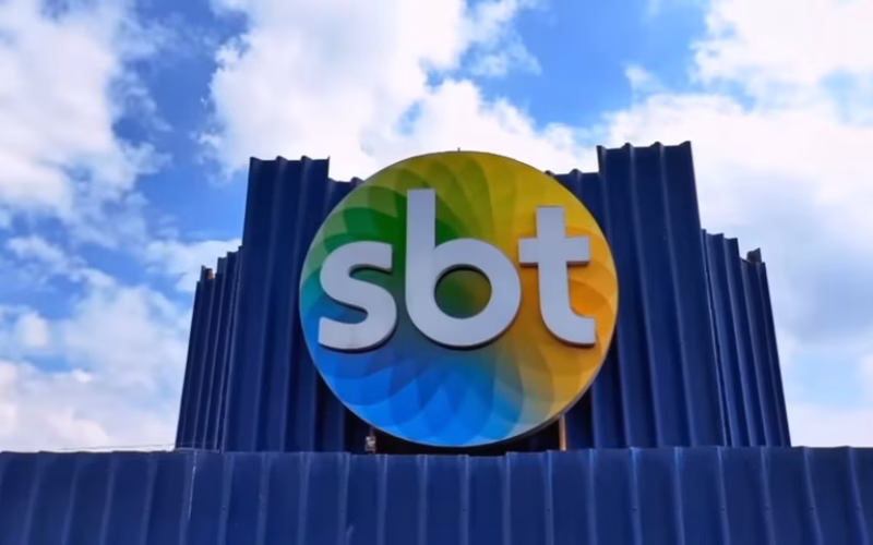 GLOBO PUXA O TAPETE DO SBT, TOUR PAGO GERA REVOLTA E REDETV! É HUMILHADA POR CANAIS FECHADOS!