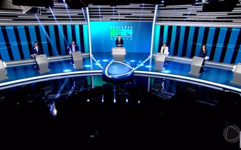 Sem confronto: Record cancela debate de 2º turno entre Lula e Flávio Bolsonaro e reestrutura grade de domingo