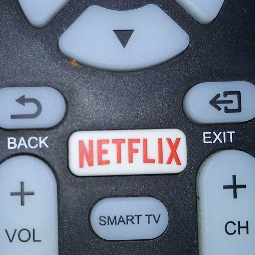 GUERRA CONTRA A NETFLIX! SBT, Globo e Band se unem em atitude extrema!