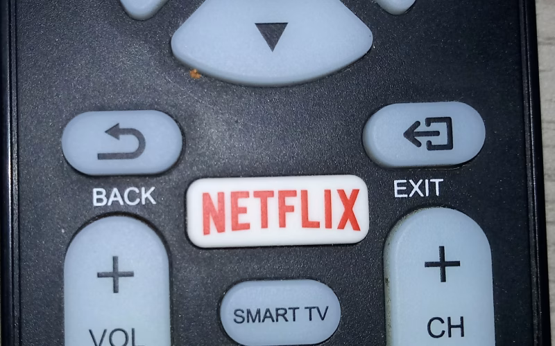 GUERRA CONTRA A NETFLIX! SBT, Globo e Band se unem em atitude extrema!