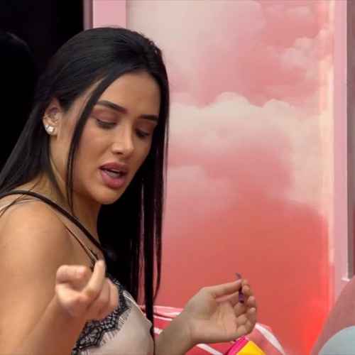 O CAOS ESTÁ INSTAURADO NO BBB 26! ANA PAULA DETONA JORDANA, COWBOY ARMA GOLPE BAIXO E BONECO É JOGADO NO PAREDÃO!