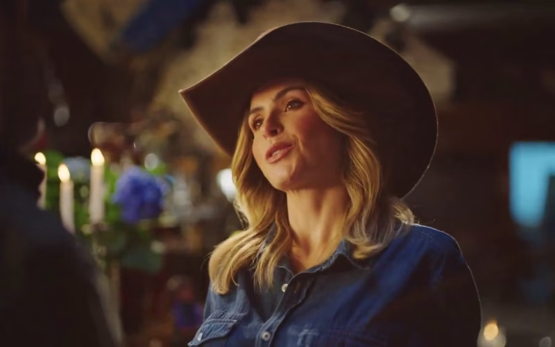 ANA PAULA ROUBA A CENA, “DESAFIA” A GLOBO COM COMERCIAL RIVAL E CHOCA EM PALESTRA!