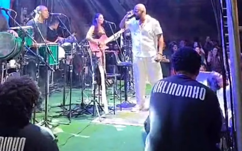O SHOW DE ARLINDINHO NA LAPA: Pagodeiro canta refrão suspeito após término com Érika Januza!